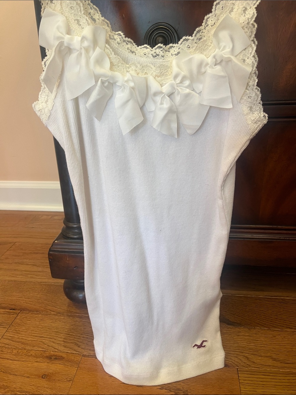Hollister Lt Cream Ribbed Lace-Trim Bow Tank - Picture 4 of 6
